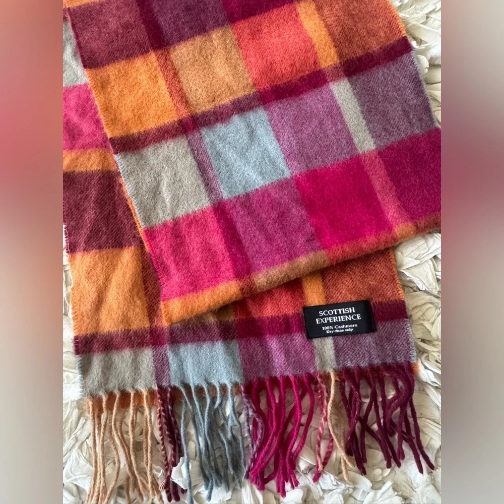 100% Cashmere Plaid Scarf